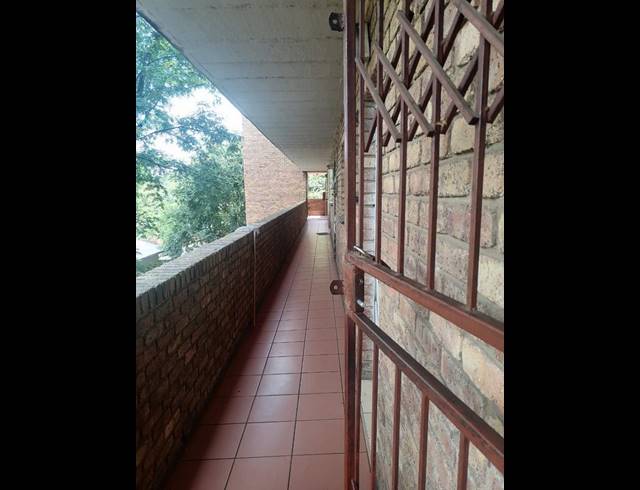 2 BEDROOM APARTMENT FOR SALE IN PRETORIA WEST